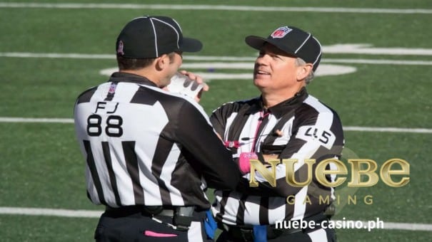 Magkano ang kinikita ng mga Babaeng NFL Referees?